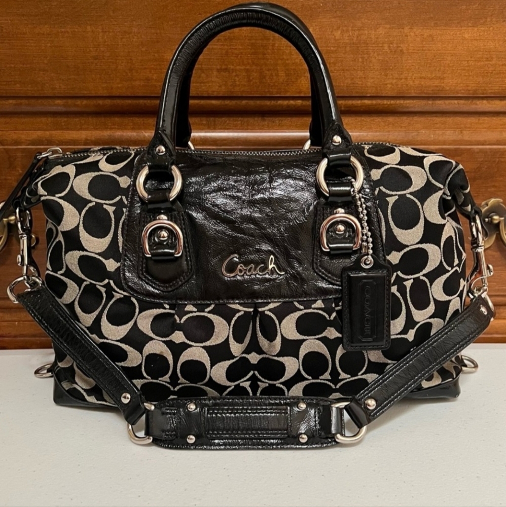 Coach Ashley Signature Satchel F15443 2-Way